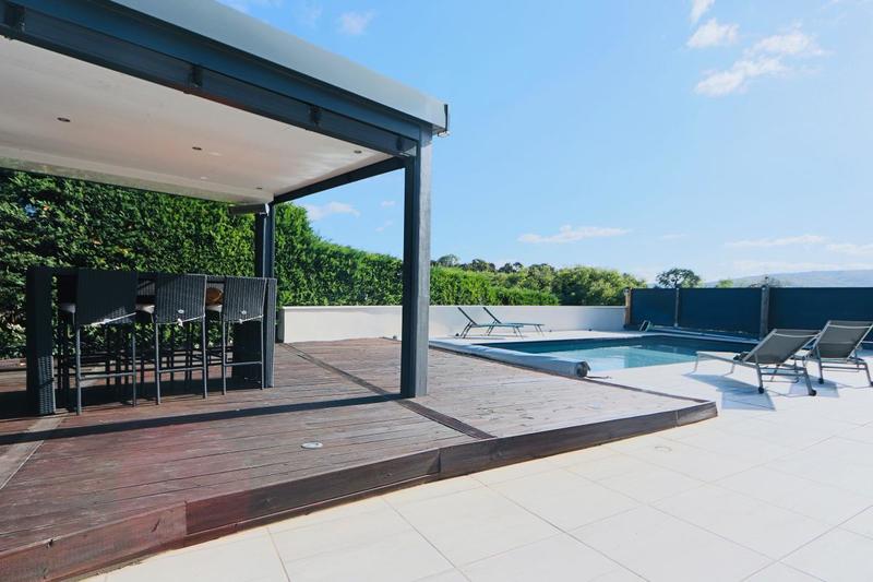 Maison - 210 m² - 7 pièces