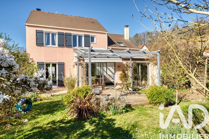 Maison - 157 m² - 8 pièces