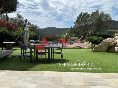 Maison - 174 m² - 6 pièces