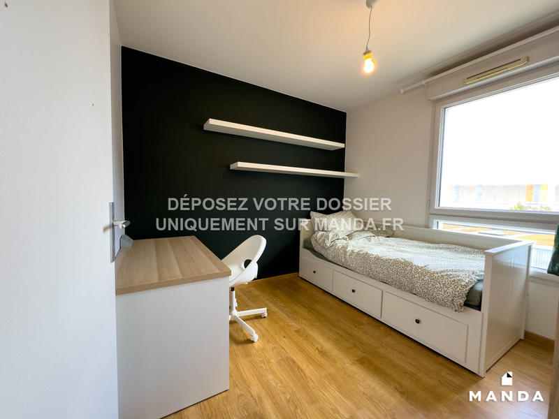 Chambre - 12 m² - 5 pièces