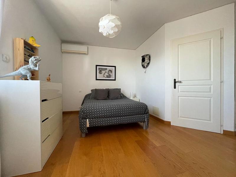 Maison - 288 m² - 10 pièces