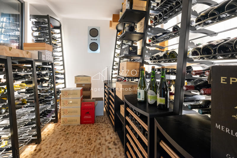 Villa - 290 m² - 6 pièces