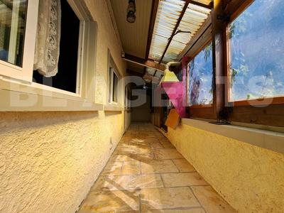 Maison - 275 m² - 8 pièces