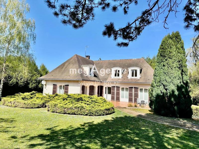 Maison - 202 m² - 7 pièces