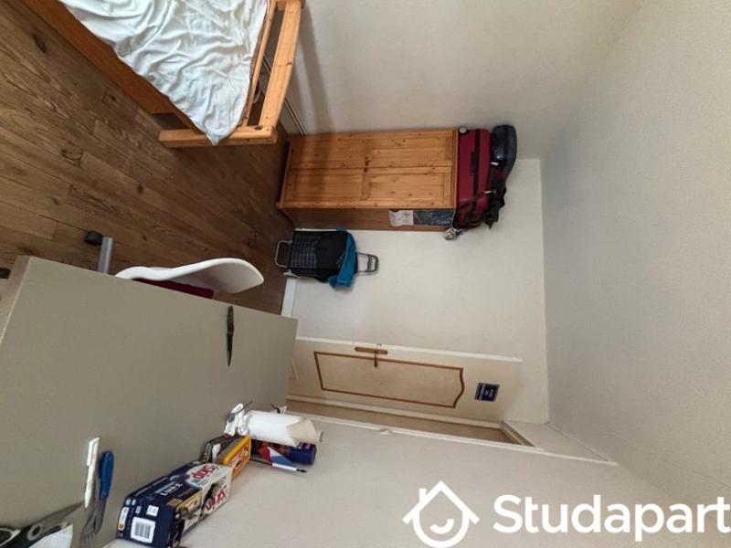 Chambre - 70 m² - 1 pièce