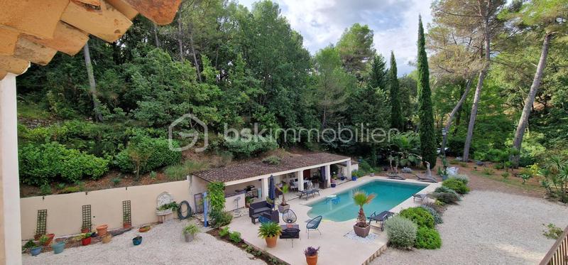 Villa - 290 m² - 6 pièces