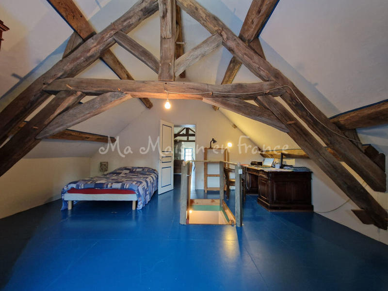 Maison - 157 m² - 11 pièces