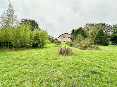 Maison traditionnelle - 219 m² - 9 pièces