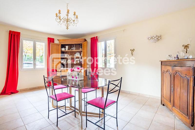 Maison - 324 m² - 5 pièces