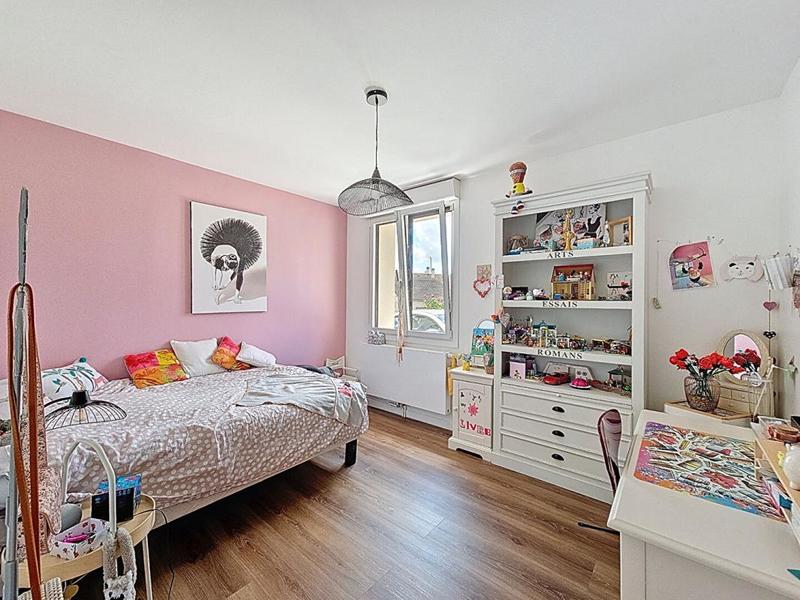 Maison - 260 m² - 10 pièces