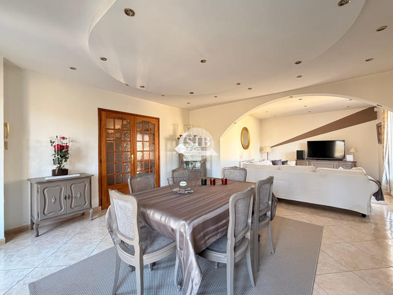 Maison - 144 m² - 6 pièces