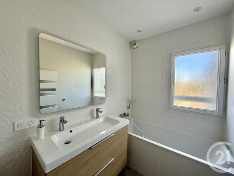 Maison - 96 m² - 5 pièces