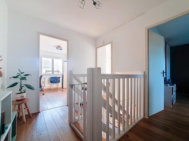 Maison - 104 m² - 5 pièces