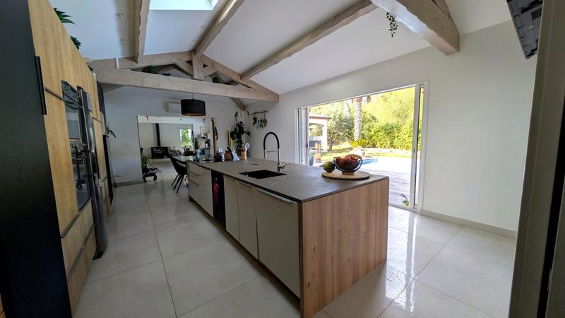 Villa - 301 m² - 6 pièces