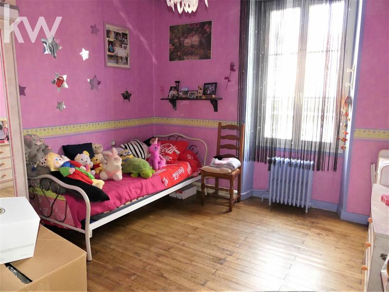 Maison - 237 m² - 9 pièces