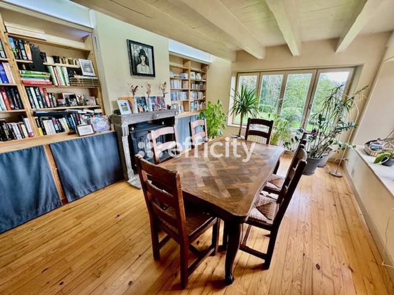 Maison - 282 m² - 10 pièces