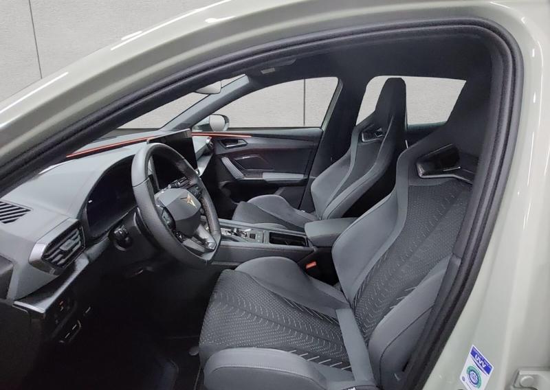 Cupra Leon Extrem 272 Hybride Rechargeable / Camera de Recul Sieges Elec à Memoire Regulateur Distance Keyless Audio Senheiser