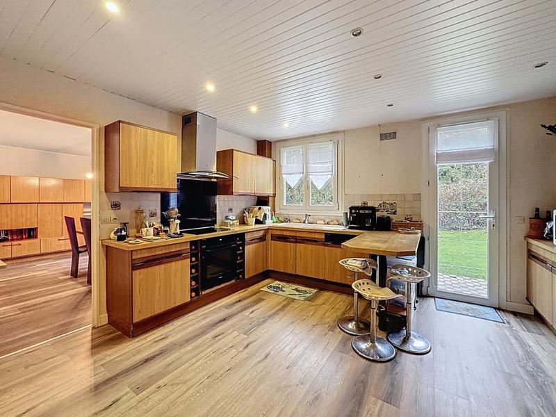 Maison - 182 m² - 6 pièces