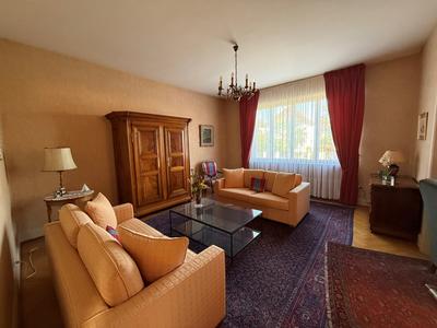 Maison - 264 m² - 9 pièces