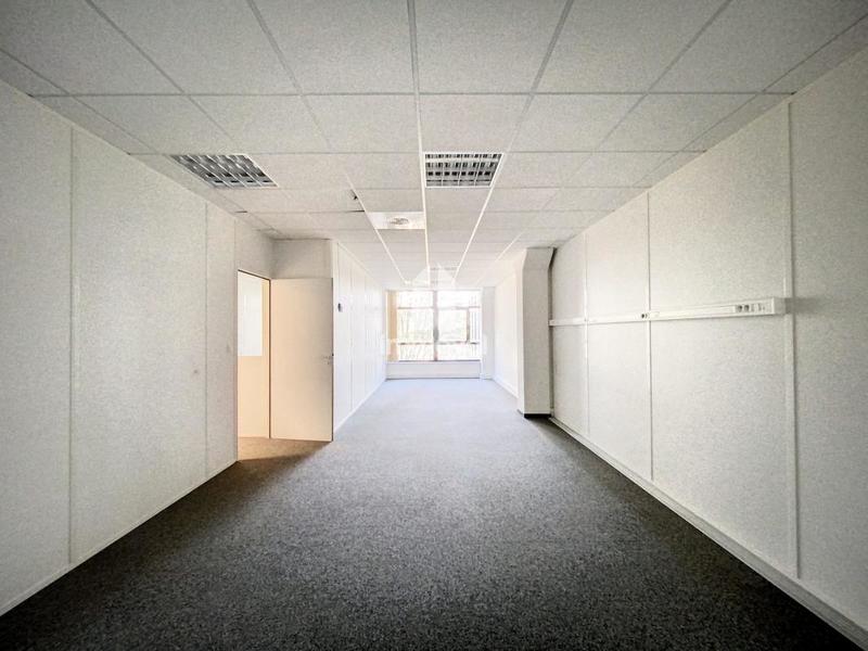 Bureau - 102 m² - 5 pièces