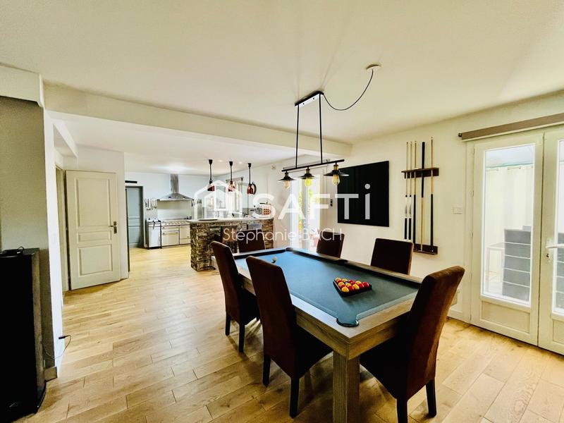 Maison - 179 m² - 8 pièces