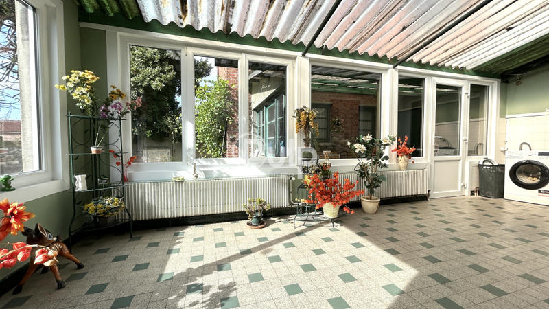 Maison - 235 m² - 8 pièces