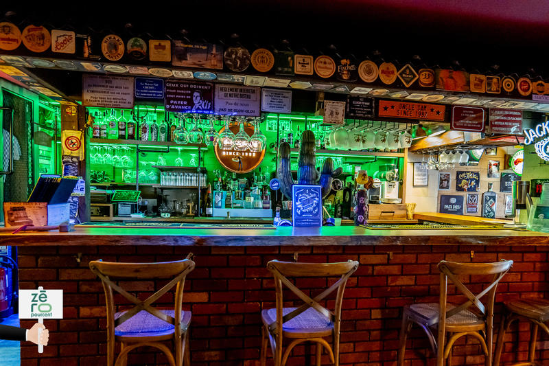 Fonds de commerce - Magasins - 127 m²