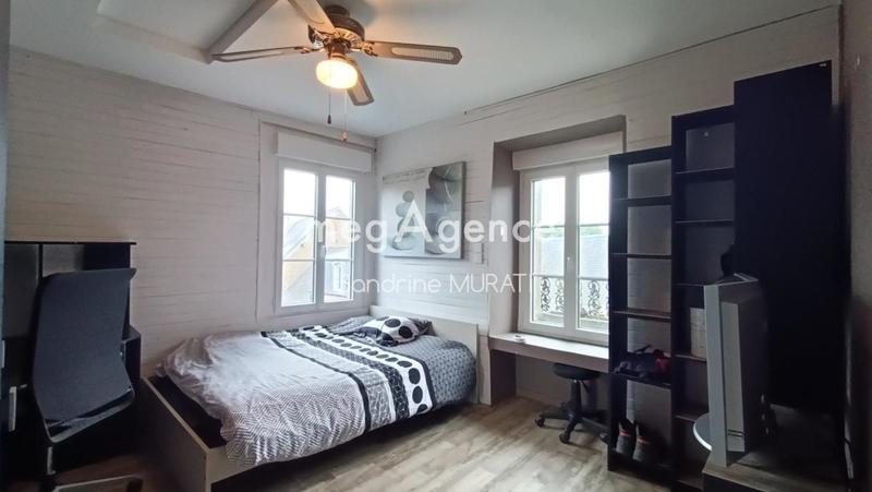 Maison - 228 m² - 7 pièces