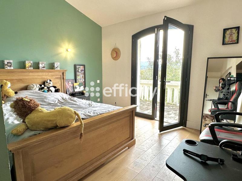 Villa - 230 m² - 9 pièces