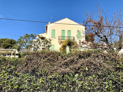 Maison - 150 m² - 9 pièces