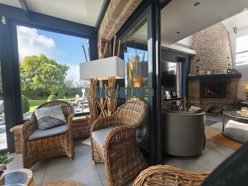 Maison - 205 m² - 10 pièces