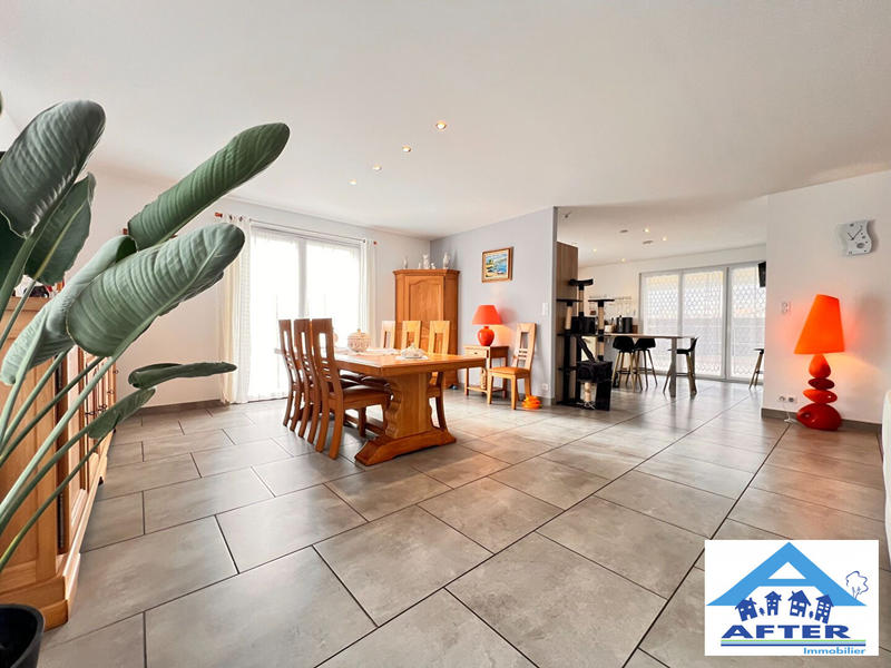 Maison - 202 m² - 6 pièces