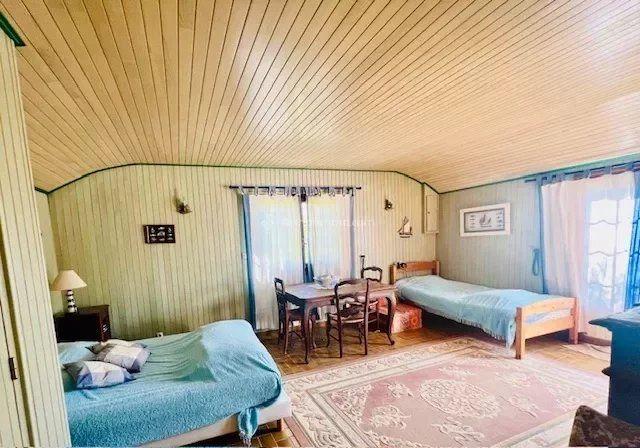 Maison - 168 m² - 8 pièces