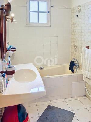 Appartement - 99 m² - 4 pièces