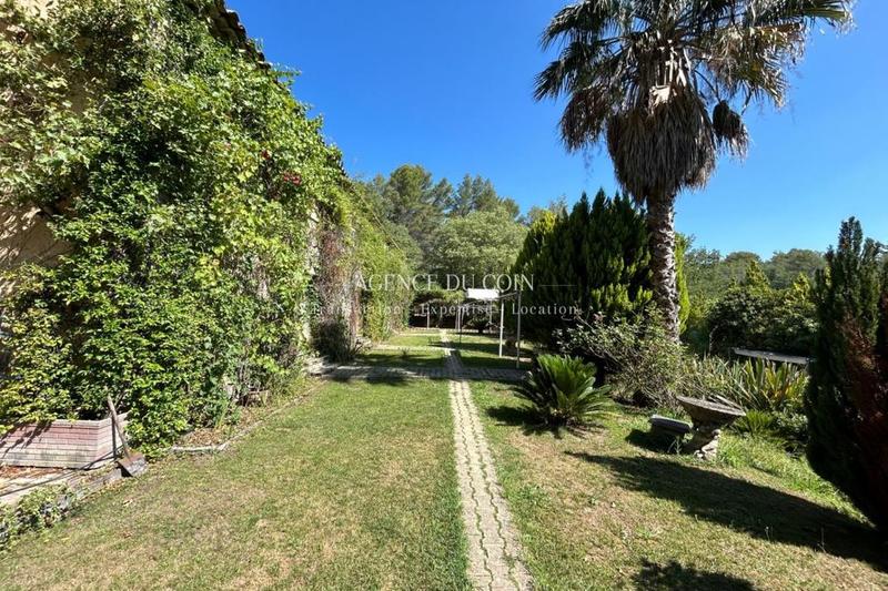 Maison - 450 m² - 10 pièces