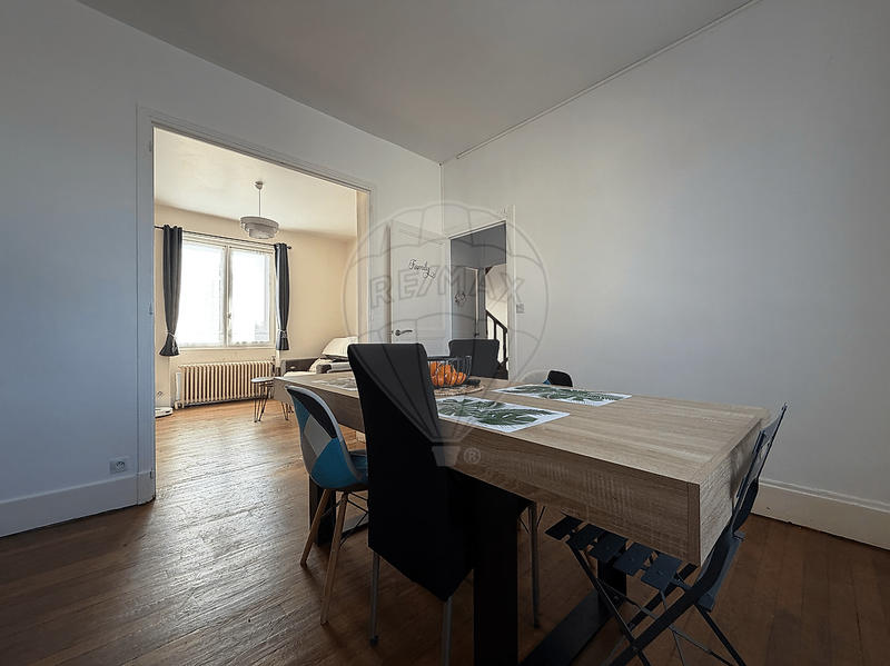 Maison - 121 m² - 7 pièces