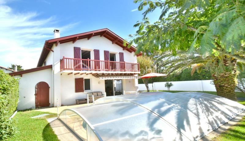 Maison - 215 m² - 7 pièces