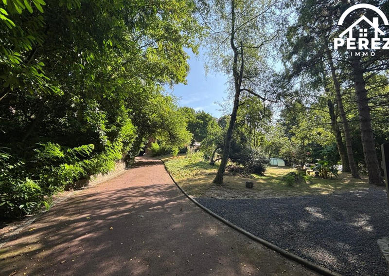 Villa - 278 m² - 10 pièces