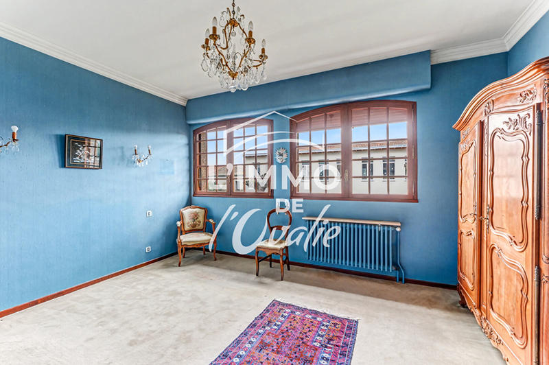 Maison - 257 m² - 9 pièces