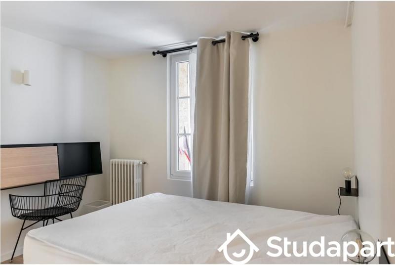 Chambre - 11 m² - 1 pièce