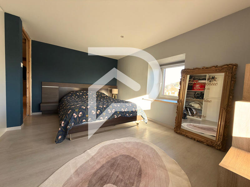 Maison - 166 m² - 8 pièces