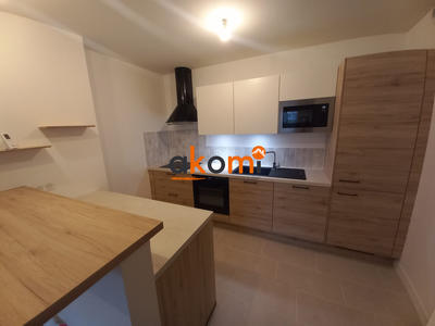 Maison - 121 m² - 7 pièces