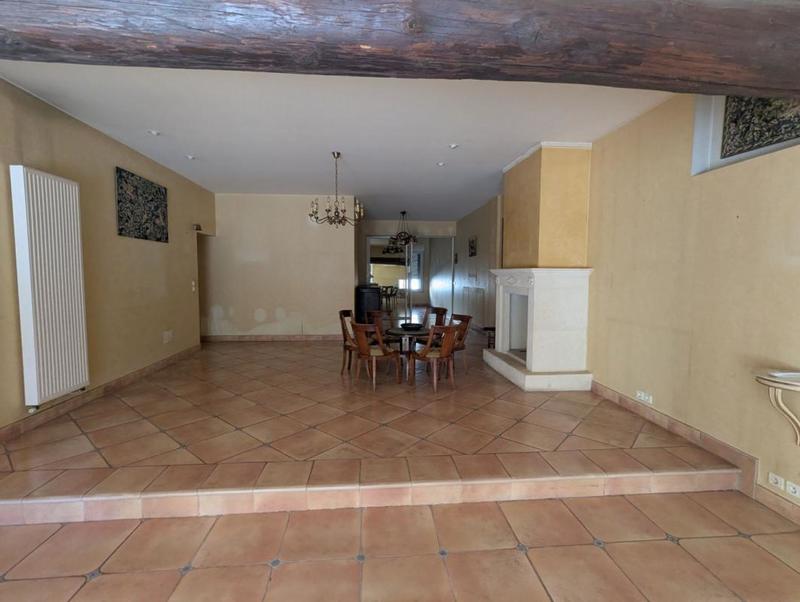 Maison - 311 m² - 8 pièces