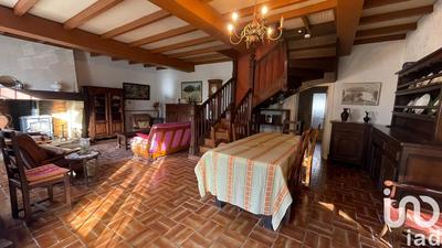 Maison - 237 m² - 7 pièces