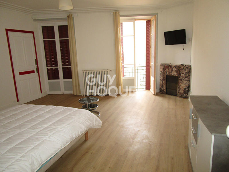 Maison - 525 m² - 14 pièces