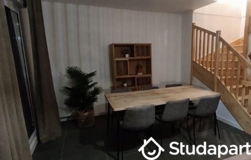 Chambre - 80 m² - 1 pièce