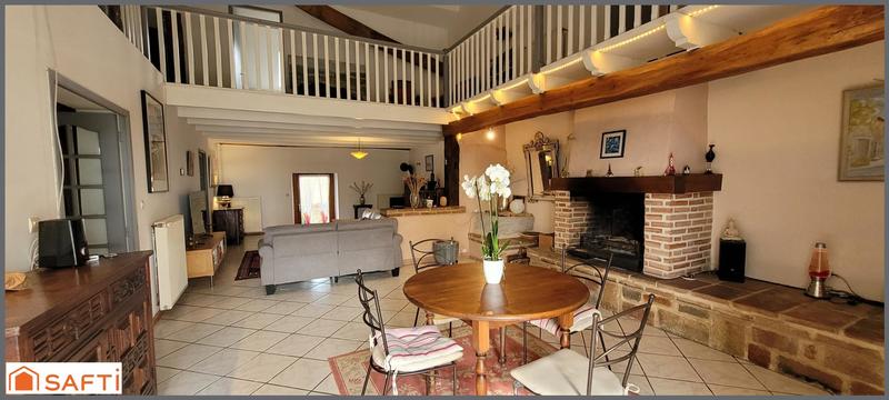 Maison - 240 m² - 5 pièces