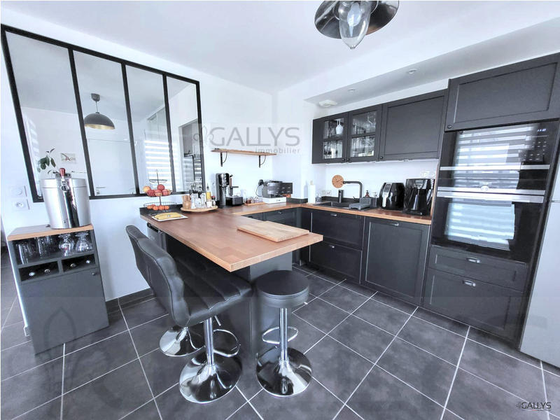 Appartement - 128 m² - 5 pièces