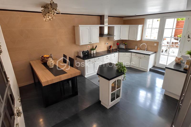 Villa - 167 m² - 6 pièces