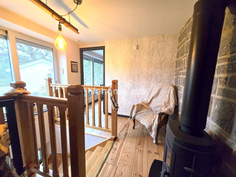 Maison - 240 m² - 7 pièces